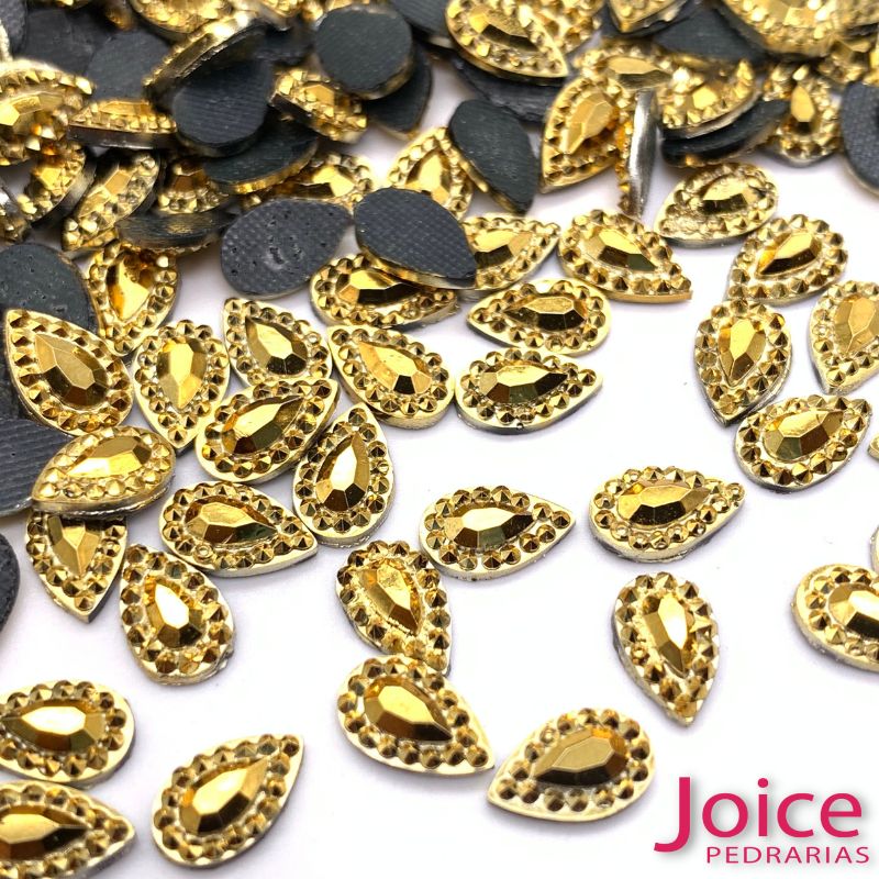 dourado metalico