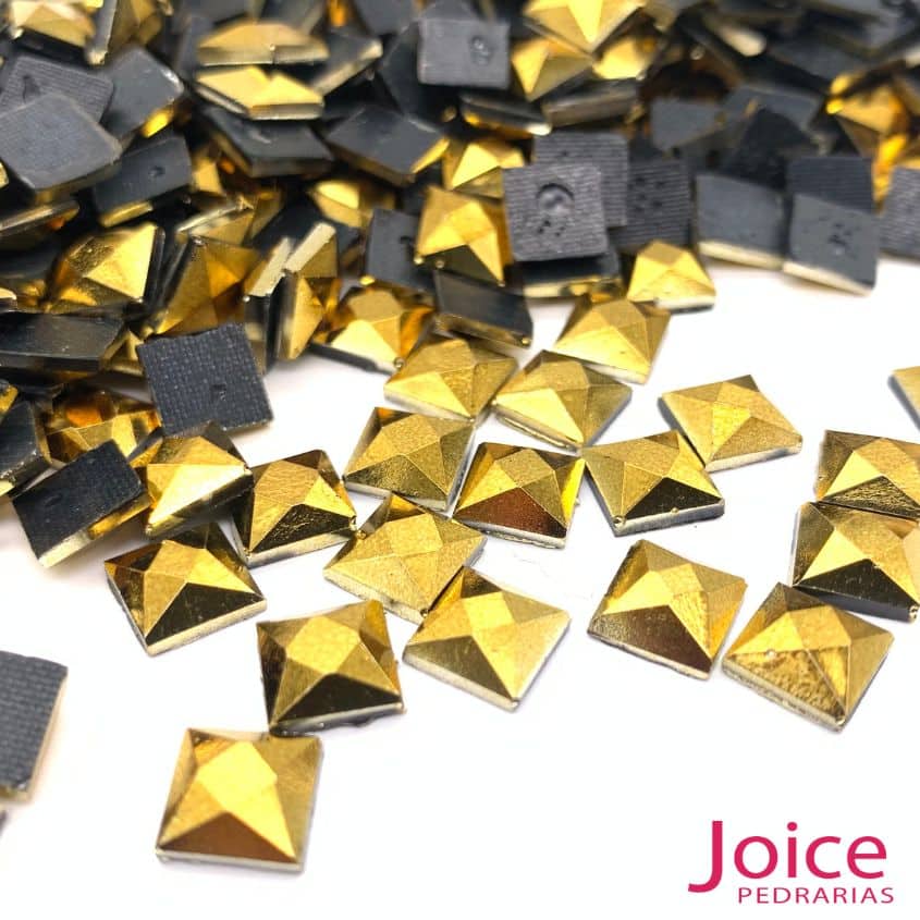 dourado metalico